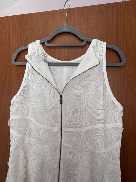 Бяла рокля, носена веднъж, за сватба