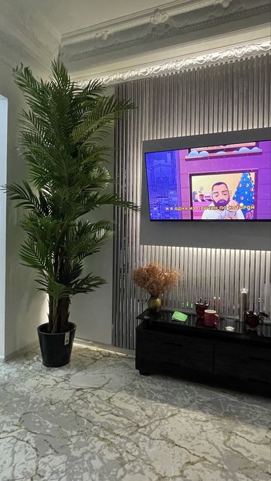 Уй сотилади евро ремонт килинган мебели хамма нарсаси билан сотилади