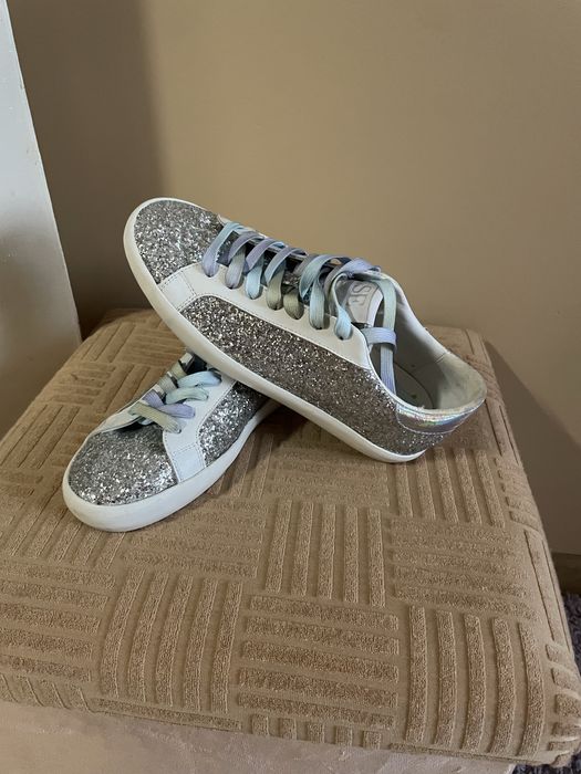 Носени 3/4 пъти почти чисто нови!