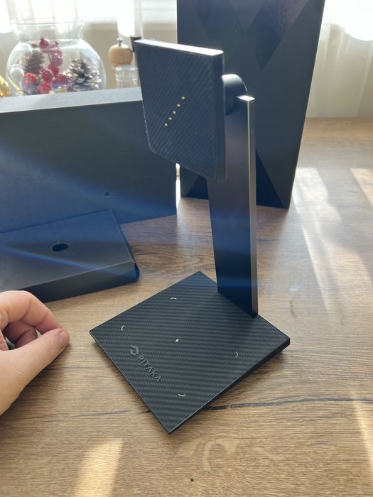 Стойка и безжично зарядно за iPad