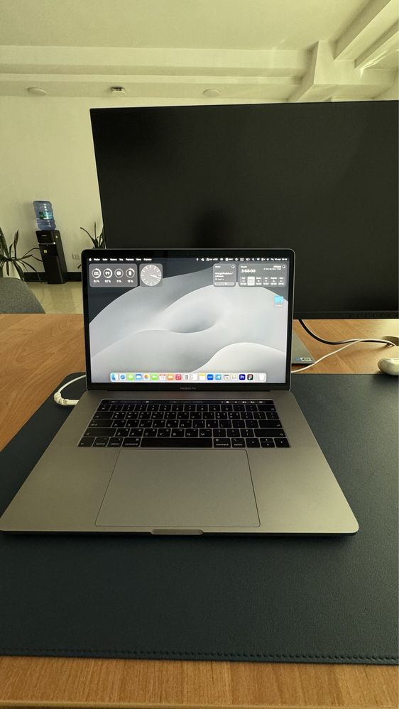 Macbook Pro A1990 | i7 | 32/512GB
