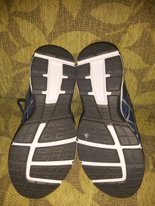 Маратонки Asics, Adidas Duramo 10, Brooks и кецове Converse