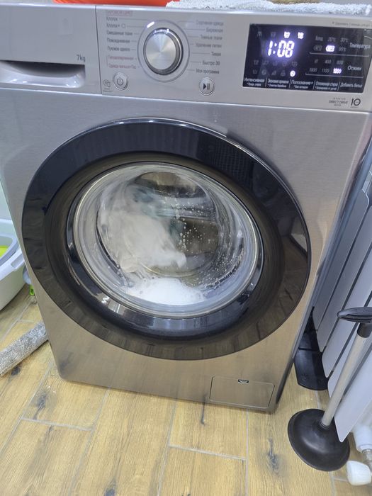 Продам б/у стиральную машину