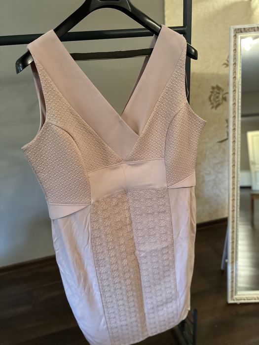 Новое брендовое платье, Phase eight