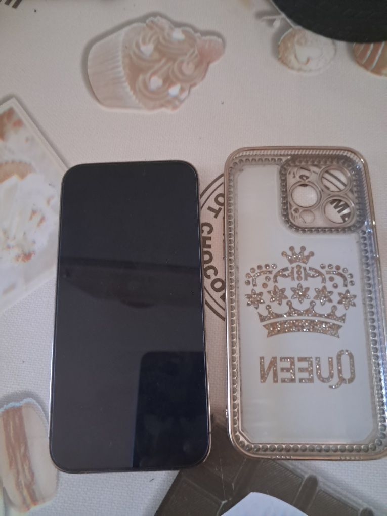 Vând Iphone 14 pro max gold 256 GB în stare forte bună