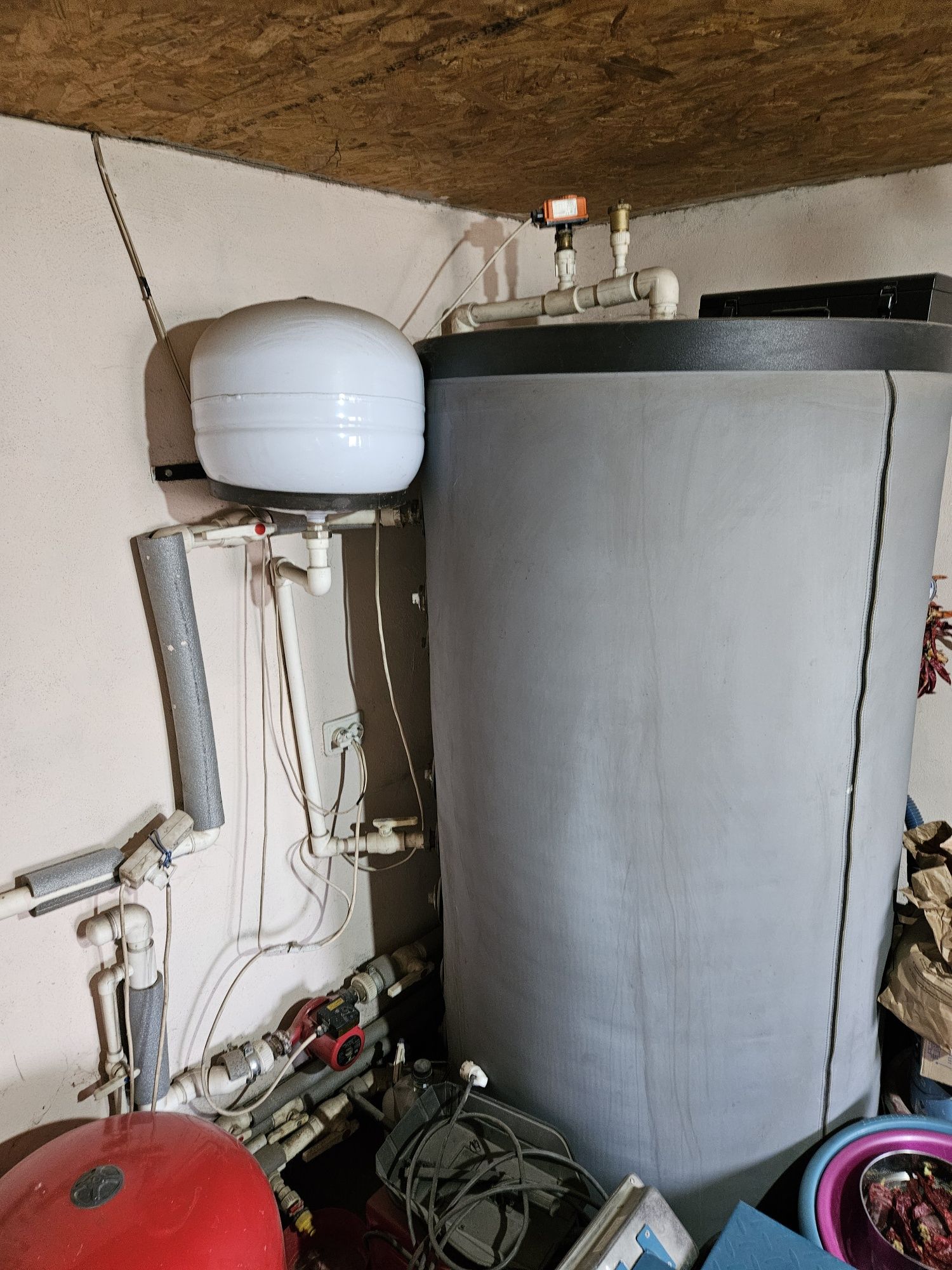 Vând centrala Viadrus 40 kw + puffer 800 litri