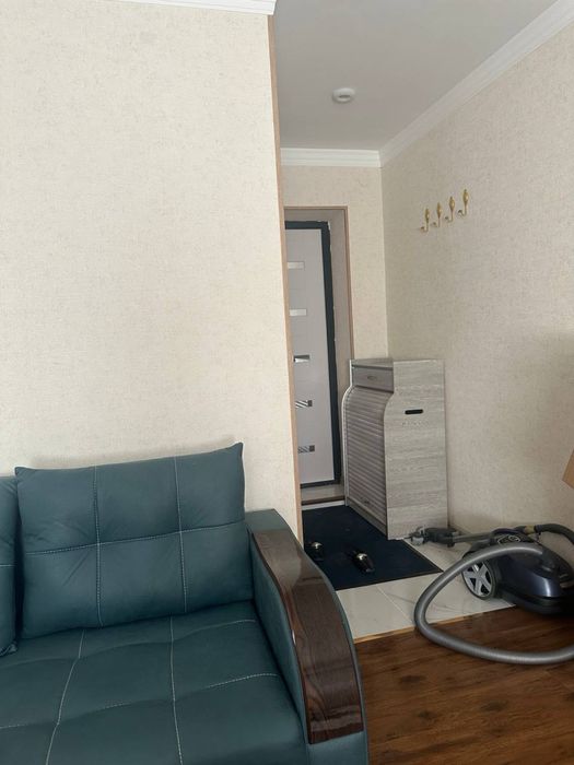 Срочно сдаётся в аренду 1 комнатная квартира в Ангрене