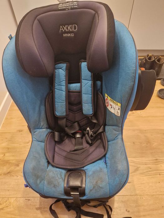 Vând scaun copil Axkid minikid + cadou oglinda