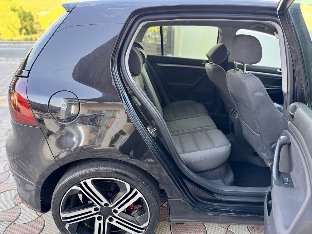 Golf 5 GTD- pachet gti - 2.0-diesel 143 cp - an 2006 -