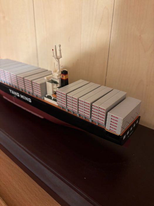 Макет на кораб с кутия