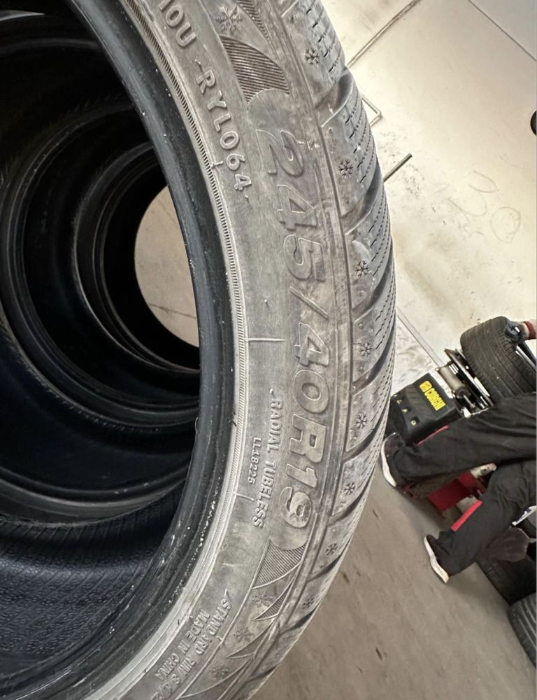Зимни Гуми 245/40/19