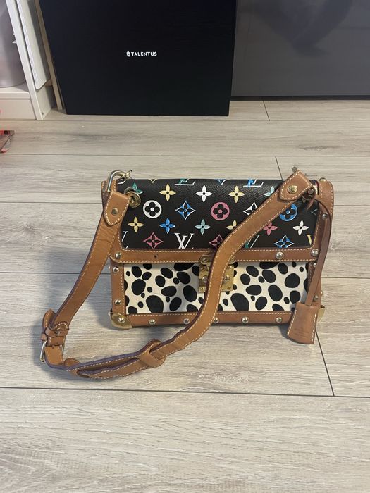 Geanta Luis Vuitton cu mici defecte