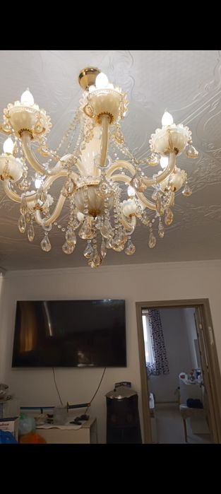 Продам люстру шикарно смотрится