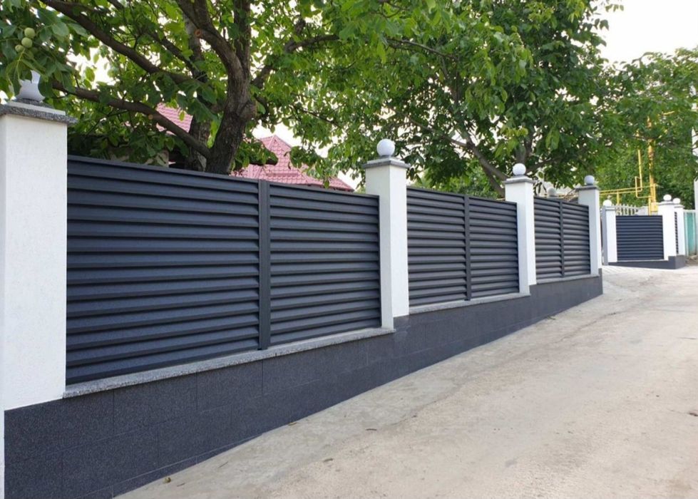 Gard și porți din plasă metalică fabricate exact după cerințe. Acesta