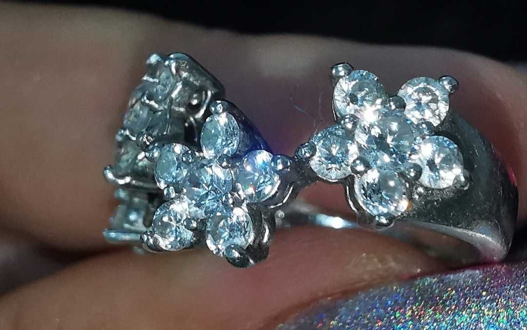 Inel din argint cu pietre cubic zirconia, flori