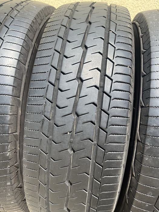 4 бр. гуми за бус 225/75/16C Toyo DOT 0223 5-5,5 mm