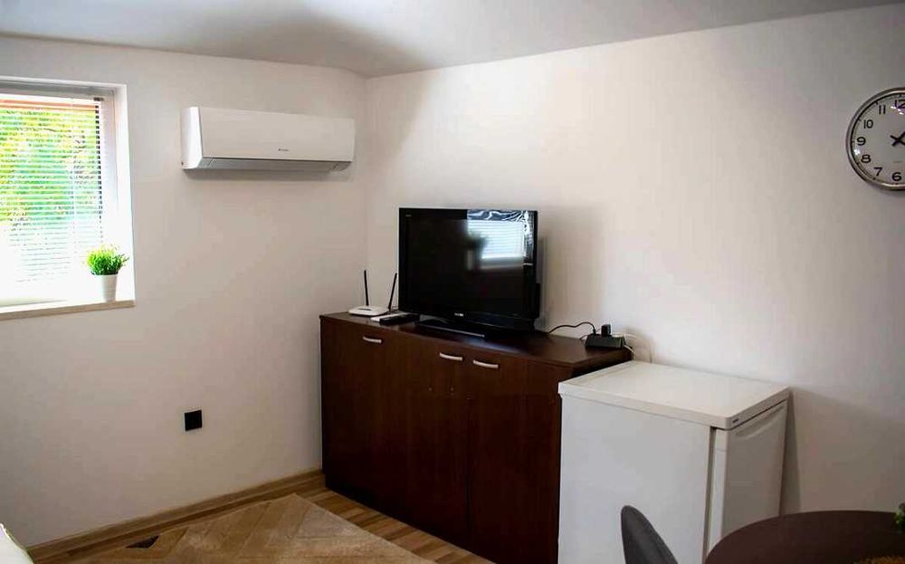 Дава се под наем Едностаен апартамент в Пловдив, Център - 40 кв.м за 350 € - Снимка #4