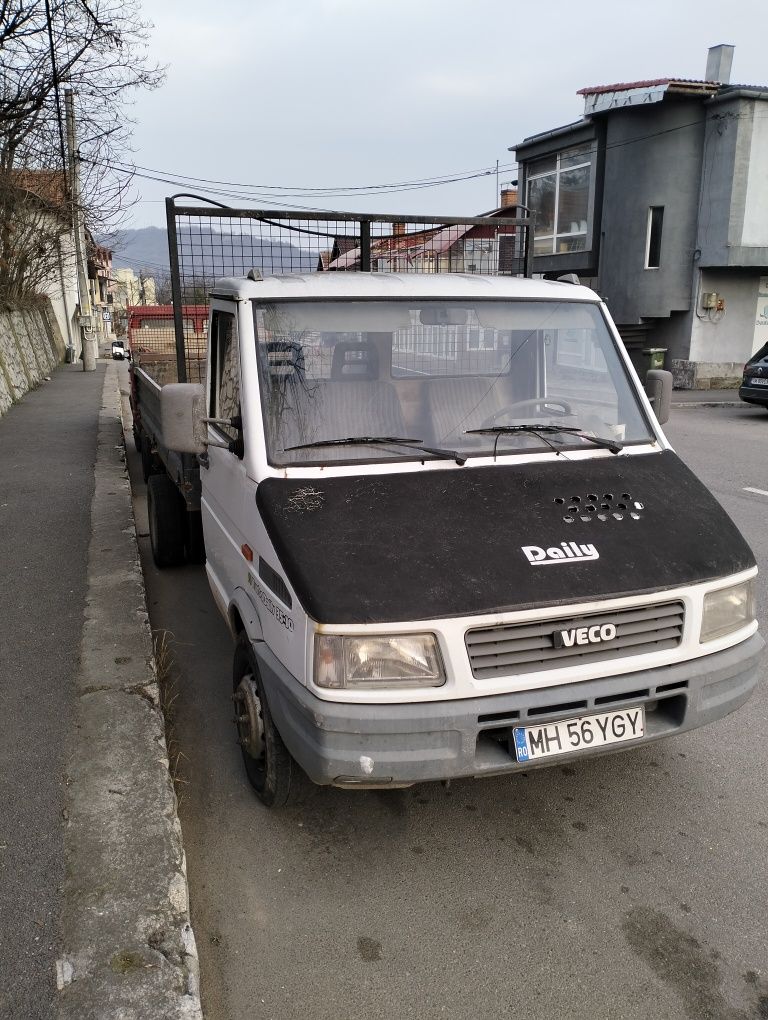 Iveco Daily basculabil pe 3 parti