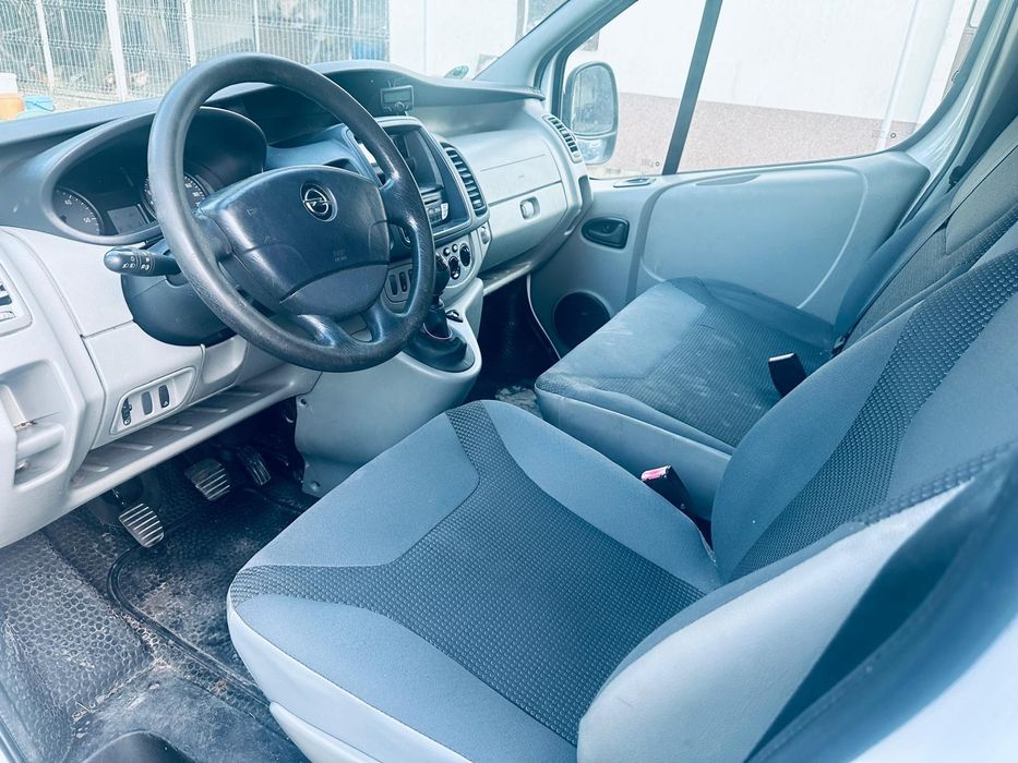 Opel vivaro 2.0 cdti ,ac...