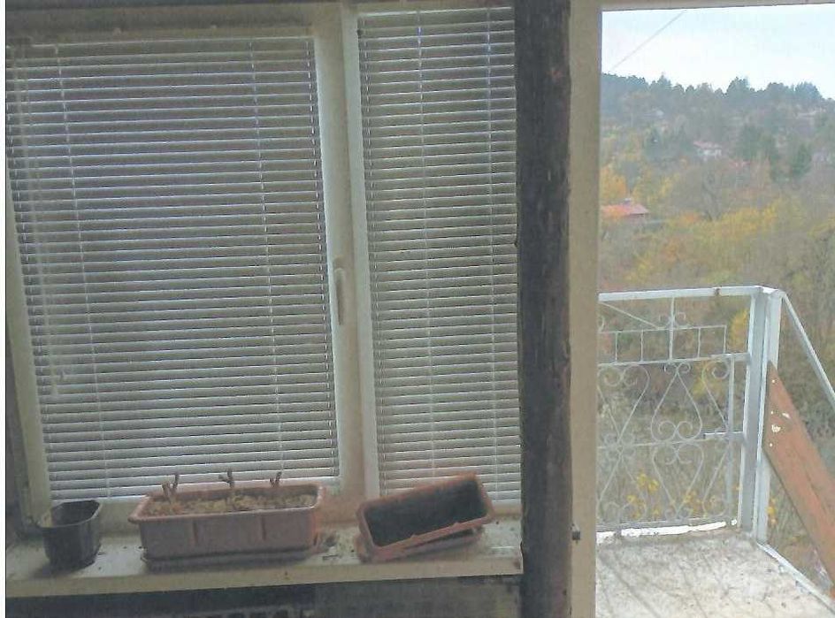 Къща с дворно място с. Реброво