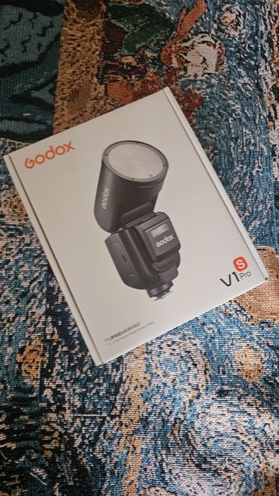 Фотовспышка Godox v1 Pro S Sony.
