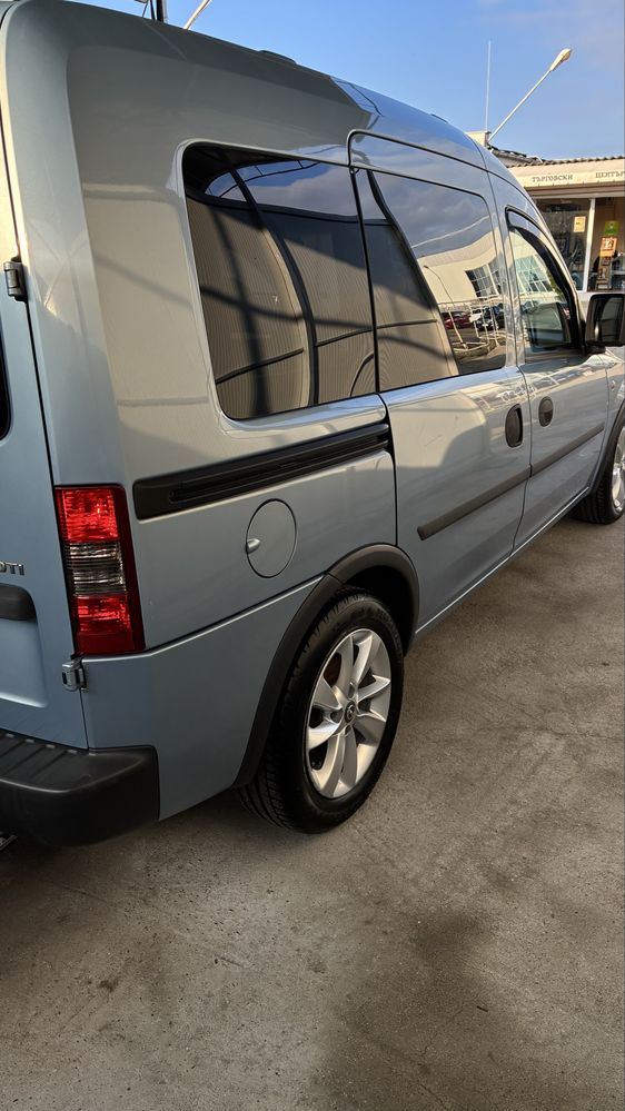 Продава се Opel Combo С