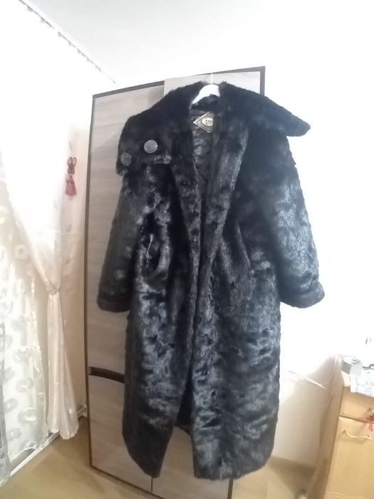 Blană de iarna neagra