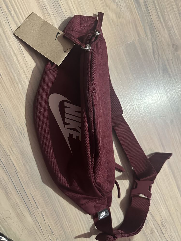 Nike Чанта Nike.