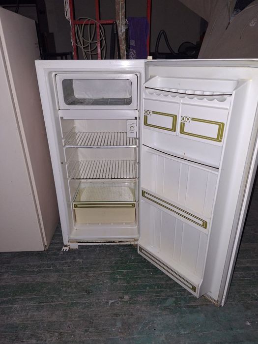 Бирюса холодильник рабочая продается.