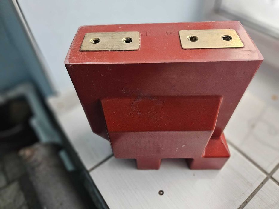 Трансформаторы тока 10 кВ 50Гц 300/5