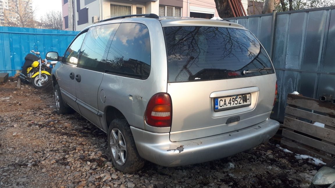 Chrysler Voyager на части