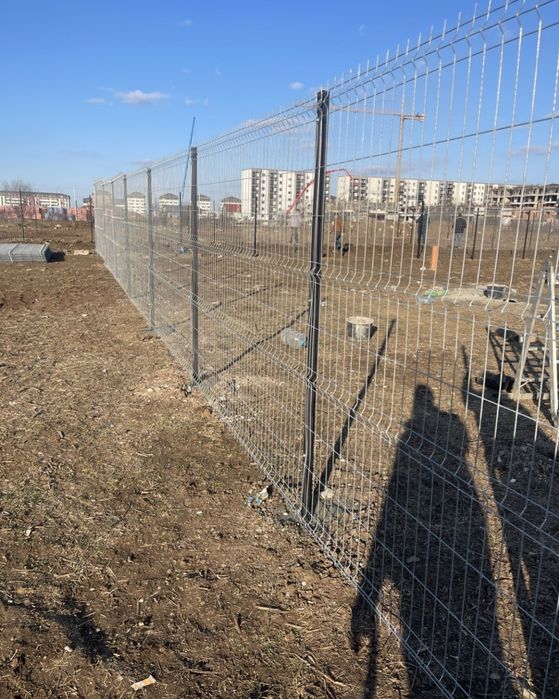 Vând garduri și porți la comanda clientului