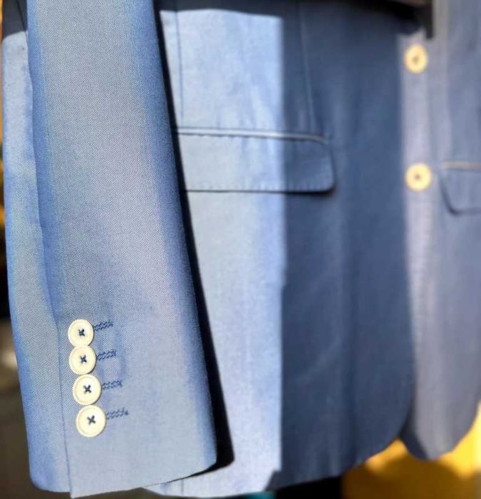 Zara Men White Tag | Sharp light blue Smart-Casual | Like New 48 M