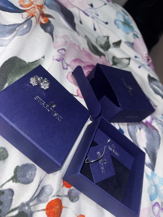 обици Swarovski не използвани