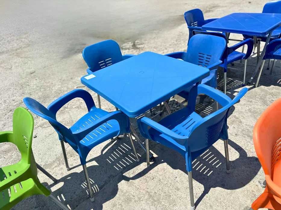 Комплект маса +4 стола 7 цвята син сив бежов зелен оранж червен мод.8