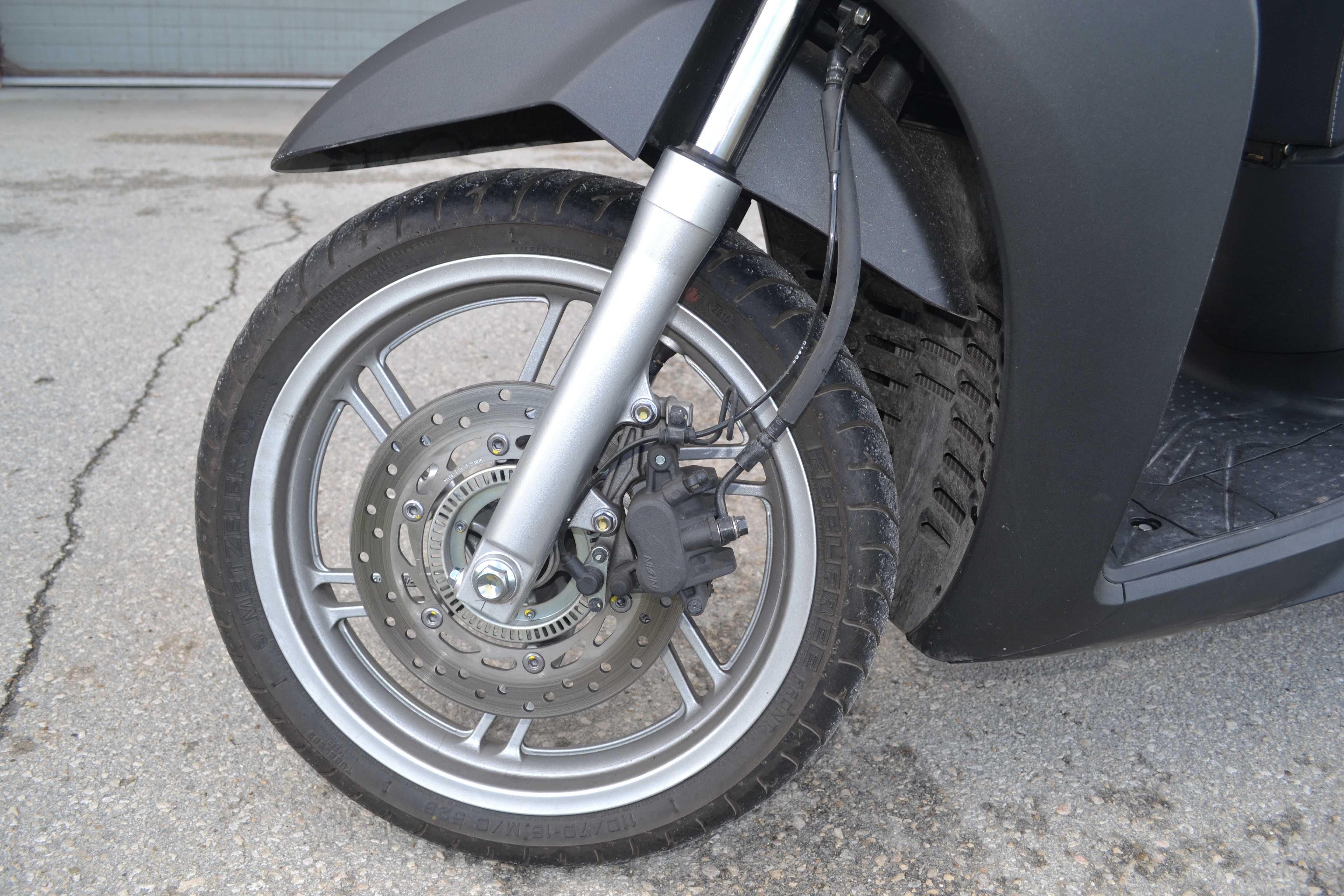 Скутер  Honda SH300i