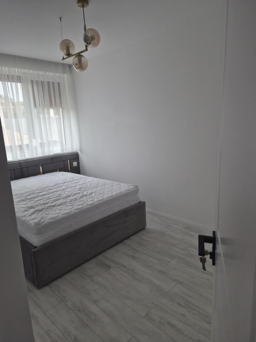 Închiriez apart 3 camere _ Școlilor