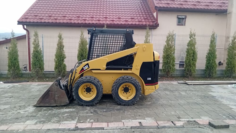 Minincarcator Caterpillar 226 3000kg an 2007