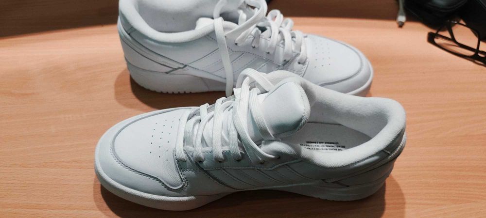 Чисто нови маратонки Adidas