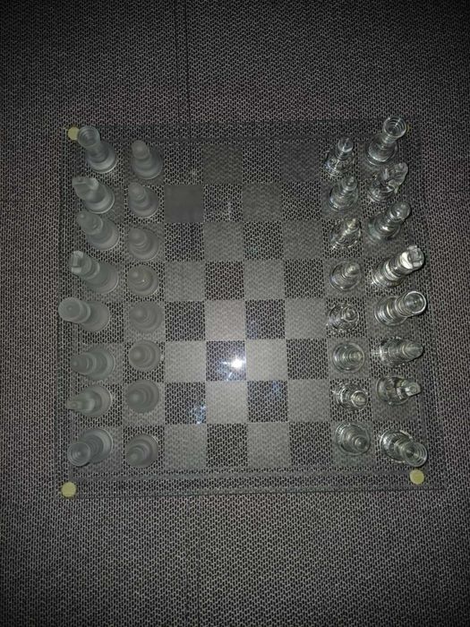 Șah din sticlă strategie