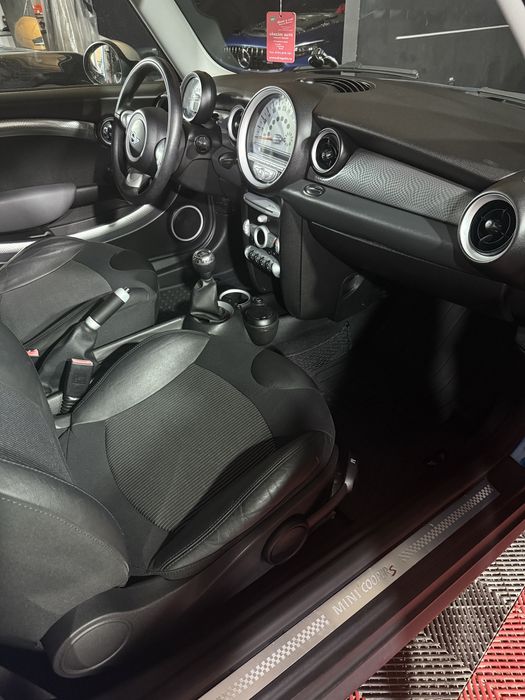 Mini Cooper S 1.6T Blue Edition• 175 CP• 125000 km•