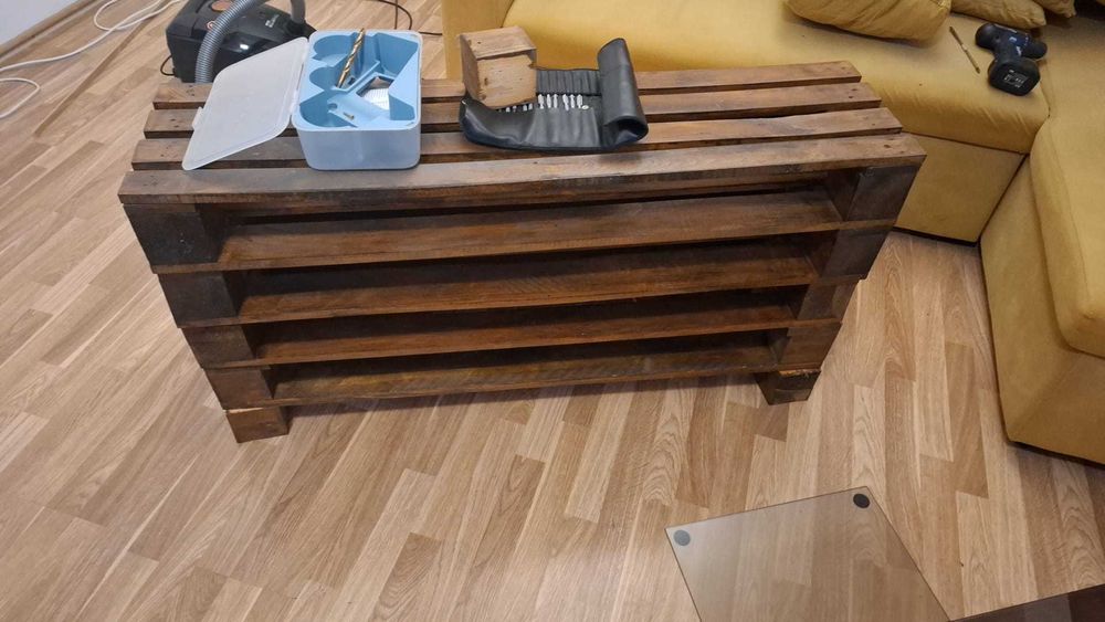 Comanda TV din paleti