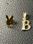 Златна обица playboy висулка буква gold 585 14 karat obica zlatno