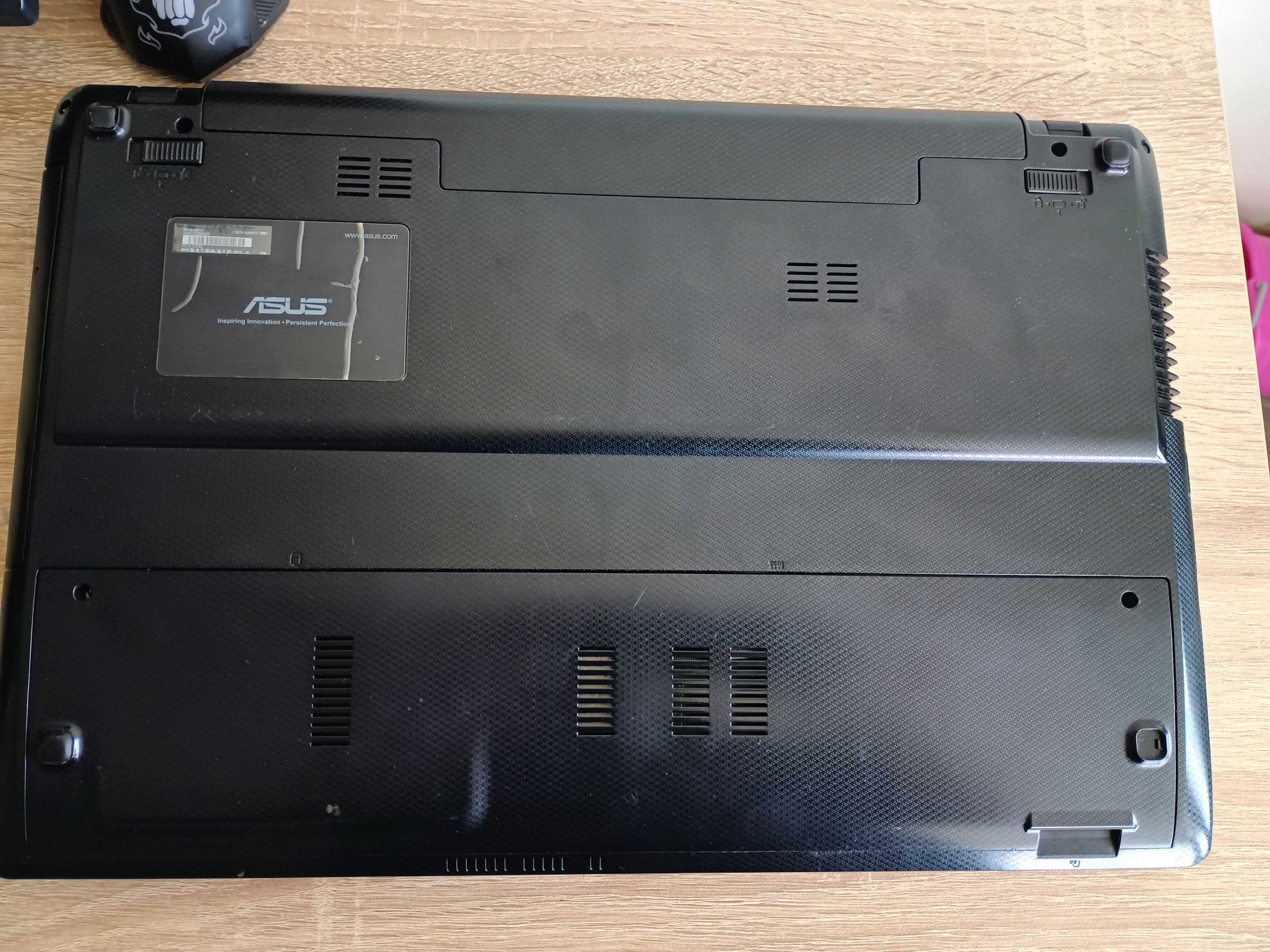 Лаптоп Asus X55V