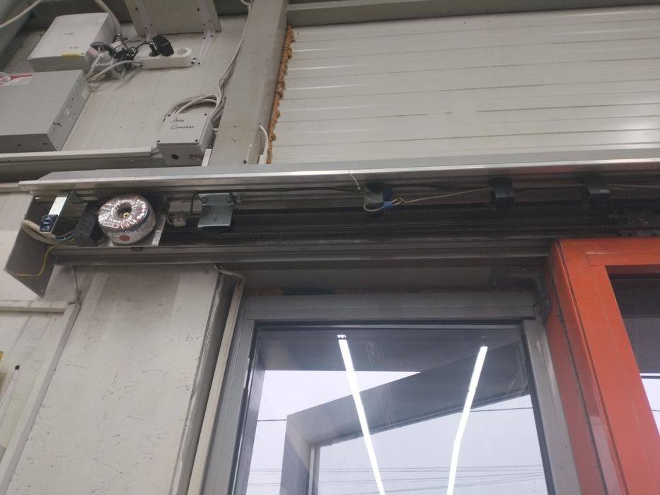 Reparatii uși de garaj, rulouri, automatizări porți