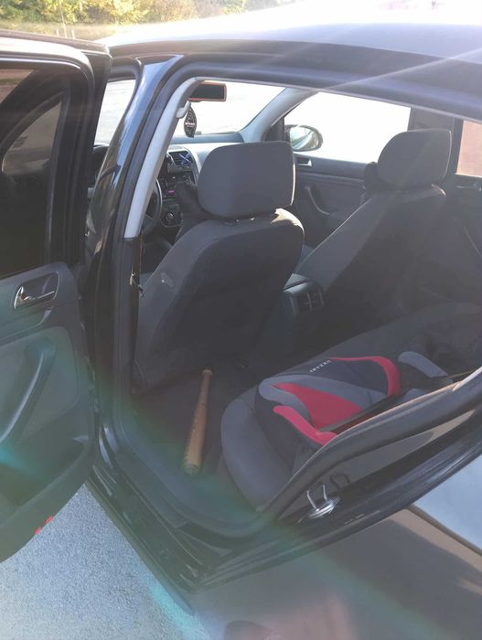 Продавам Голф 5 1.9 105hp