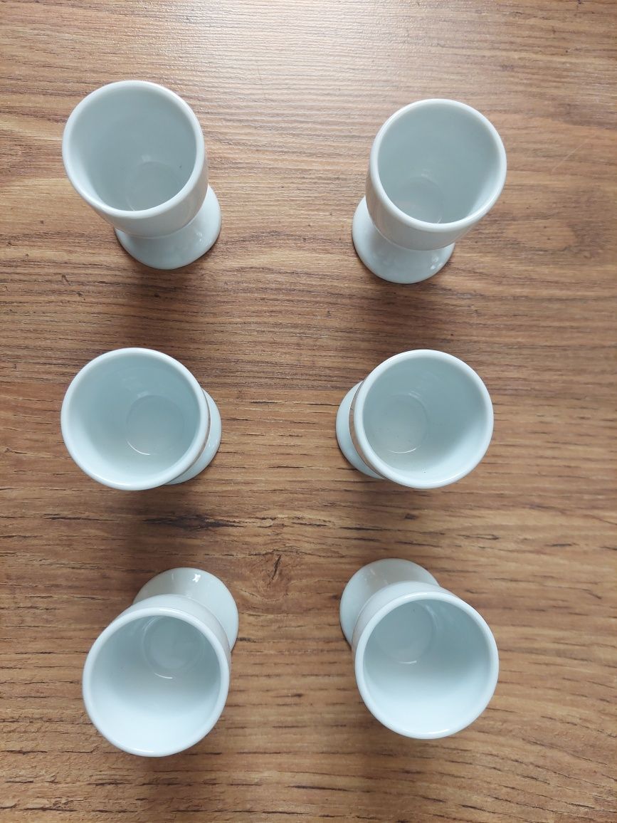 Set de 6 suporturi din portelan pentru oua, noi
