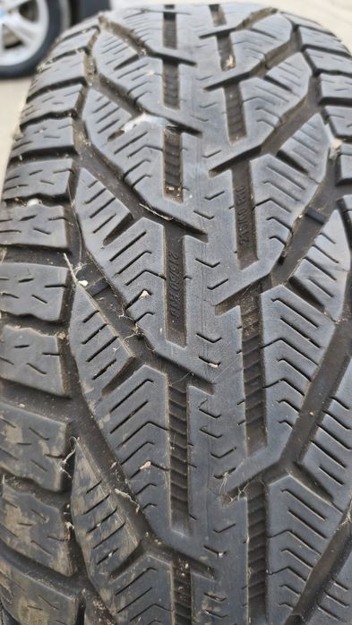 Cauciucuri iarnă 215 60 r16