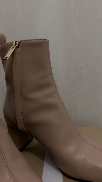 Дамски боти H&M, размер 35 – като нови, носени веднъж