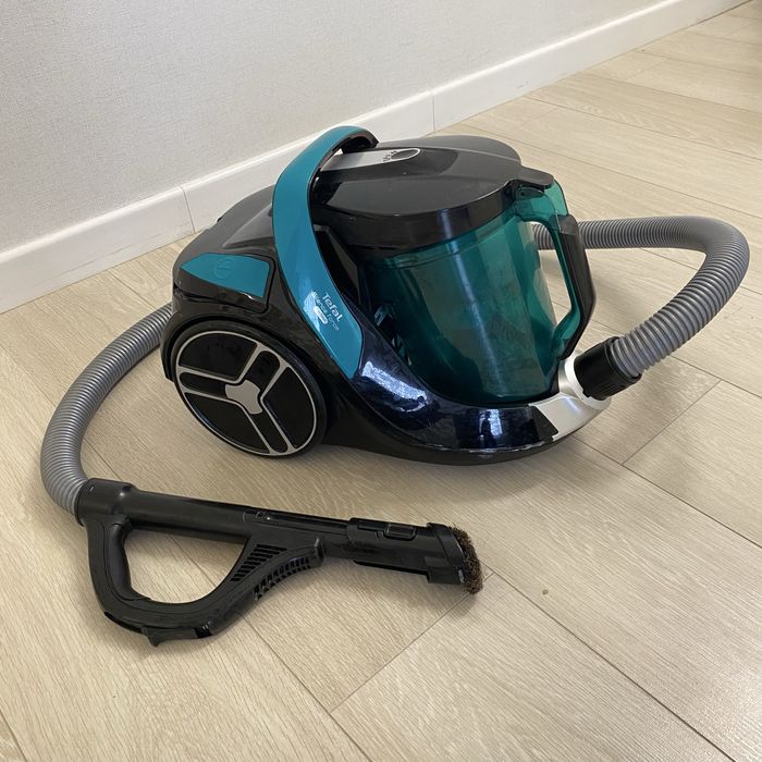 Пылесос Tefal Silence Force Cyclonic TW7272EA